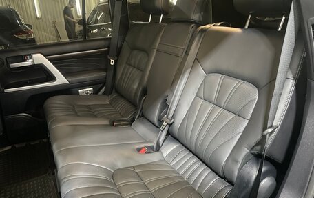 Toyota Land Cruiser 200, 2020 год, 7 499 990 рублей, 12 фотография