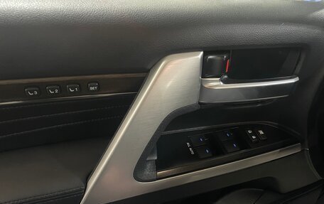 Toyota Land Cruiser 200, 2020 год, 7 499 990 рублей, 17 фотография