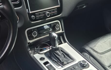Volkswagen Touareg III, 2011 год, 2 300 000 рублей, 3 фотография