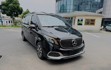 Mercedes-Benz Vito, 2024 год, 5 889 000 рублей, 2 фотография