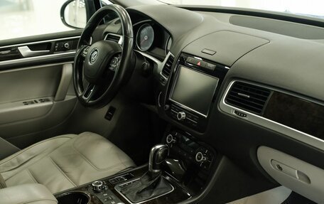Volkswagen Touareg III, 2012 год, 2 464 000 рублей, 13 фотография