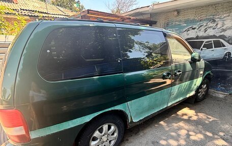 KIA Carnival III, 2004 год, 105 000 рублей, 2 фотография