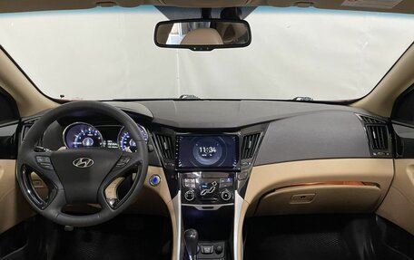 Hyundai Sonata VI, 2010 год, 1 375 000 рублей, 10 фотография