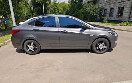 Hyundai Solaris II рестайлинг, 2015 год, 900 000 рублей, 6 фотография