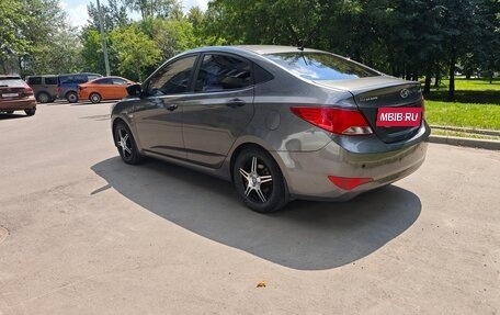 Hyundai Solaris II рестайлинг, 2015 год, 900 000 рублей, 3 фотография
