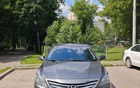 Hyundai Solaris II рестайлинг, 2015 год, 900 000 рублей, 8 фотография