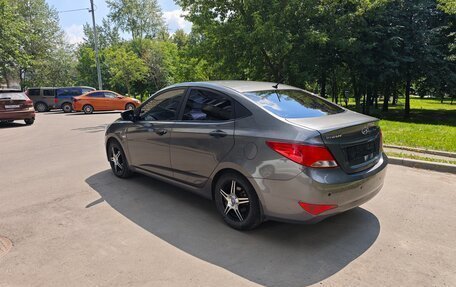Hyundai Solaris II рестайлинг, 2015 год, 900 000 рублей, 13 фотография
