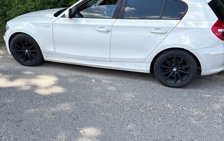BMW 1 серия, 2010 год, 650 000 рублей, 2 фотография
