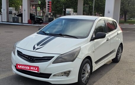 Hyundai Solaris II рестайлинг, 2014 год, 430 000 рублей, 2 фотография