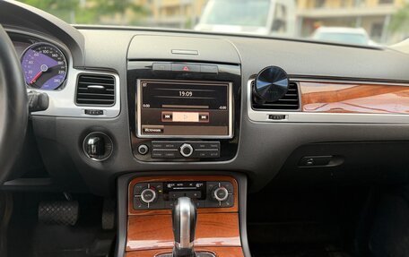 Volkswagen Touareg III, 2010 год, 1 850 000 рублей, 13 фотография