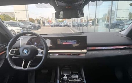 BMW 5 серия, 2025 год, 6 853 000 рублей, 5 фотография