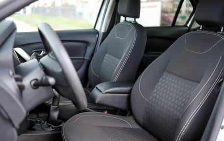 Renault Logan II, 2015 год, 899 000 рублей, 11 фотография