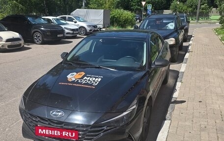 Hyundai Elantra, 2021 год, 2 350 000 рублей, 2 фотография