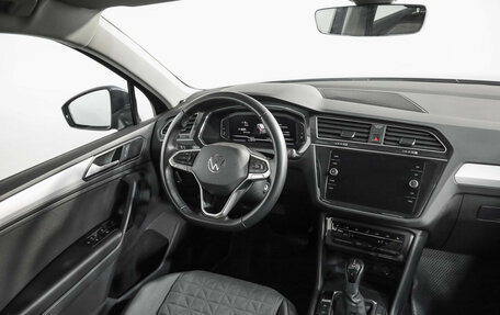 Volkswagen Tiguan II, 2021 год, 2 599 000 рублей, 10 фотография