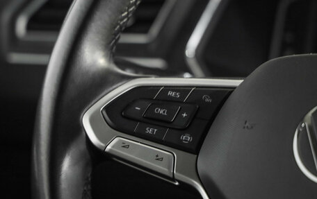 Volkswagen Tiguan II, 2021 год, 2 599 000 рублей, 13 фотография