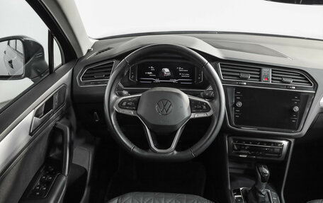 Volkswagen Tiguan II, 2021 год, 2 599 000 рублей, 12 фотография