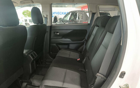 Mitsubishi Outlander III рестайлинг 3, 2020 год, 2 599 000 рублей, 16 фотография