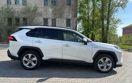 Toyota RAV4, 2019 год, 3 550 000 рублей, 4 фотография