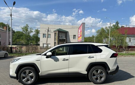 Toyota RAV4, 2019 год, 3 550 000 рублей, 7 фотография