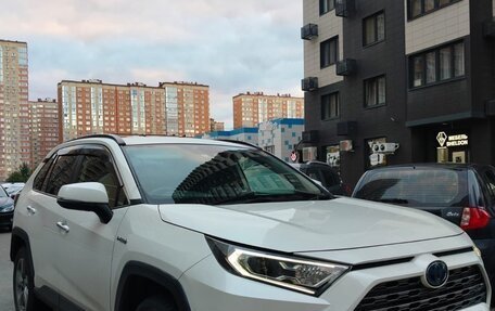 Toyota RAV4, 2019 год, 3 550 000 рублей, 1 фотография