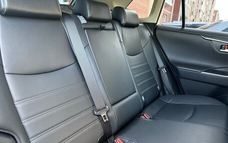 Toyota RAV4, 2019 год, 3 550 000 рублей, 10 фотография