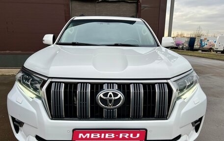 Toyota Land Cruiser Prado 150 рестайлинг 2, 2018 год, 4 045 000 рублей, 1 фотография