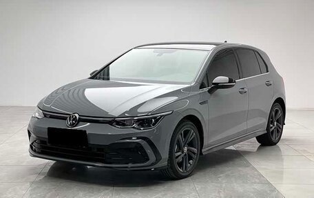 Volkswagen Golf VIII, 2022 год, 2 090 000 рублей, 1 фотография