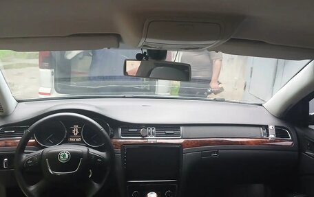 Skoda Superb III рестайлинг, 2010 год, 850 000 рублей, 6 фотография