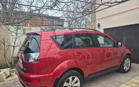 Mitsubishi Outlander III рестайлинг 3, 2011 год, 1 350 000 рублей, 2 фотография