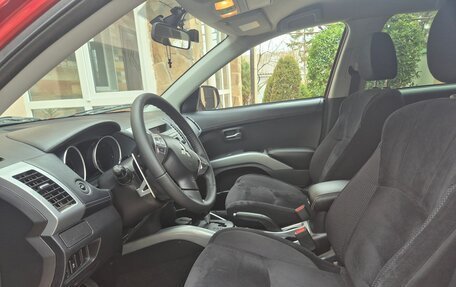 Mitsubishi Outlander III рестайлинг 3, 2011 год, 1 350 000 рублей, 16 фотография