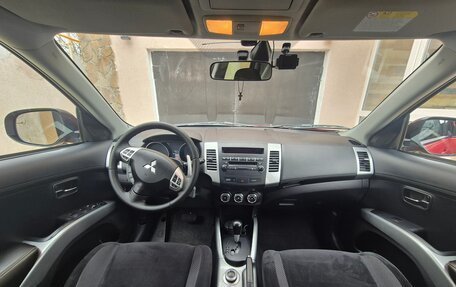 Mitsubishi Outlander III рестайлинг 3, 2011 год, 1 350 000 рублей, 12 фотография
