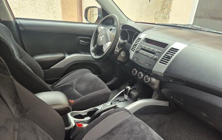 Mitsubishi Outlander III рестайлинг 3, 2011 год, 1 350 000 рублей, 21 фотография