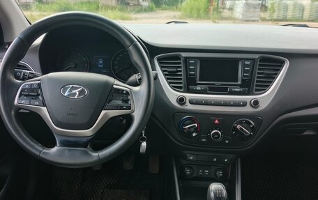 Hyundai Solaris II рестайлинг, 2017 год, 1 380 000 рублей, 21 фотография