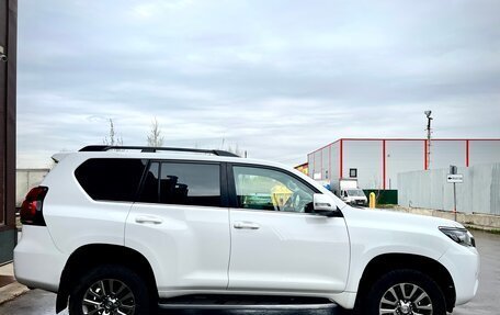 Toyota Land Cruiser Prado 150 рестайлинг 2, 2018 год, 4 045 000 рублей, 2 фотография
