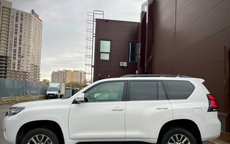 Toyota Land Cruiser Prado 150 рестайлинг 2, 2018 год, 4 045 000 рублей, 3 фотография