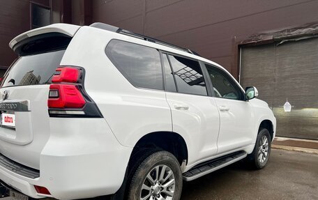 Toyota Land Cruiser Prado 150 рестайлинг 2, 2018 год, 4 045 000 рублей, 5 фотография