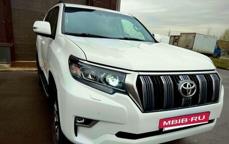Toyota Land Cruiser Prado 150 рестайлинг 2, 2018 год, 4 045 000 рублей, 7 фотография