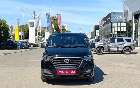 Hyundai H-1 II рестайлинг, 2018 год, 2 750 000 рублей, 2 фотография
