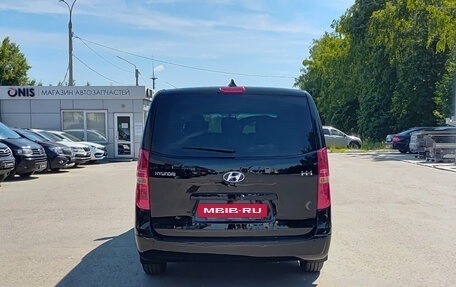 Hyundai H-1 II рестайлинг, 2018 год, 2 750 000 рублей, 7 фотография