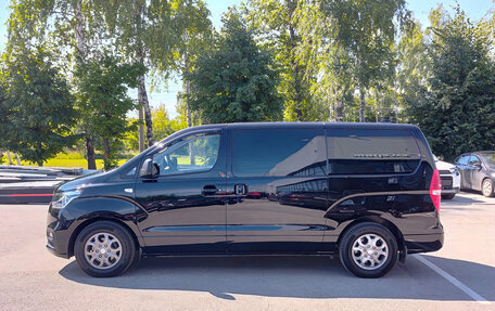 Hyundai H-1 II рестайлинг, 2018 год, 2 750 000 рублей, 10 фотография