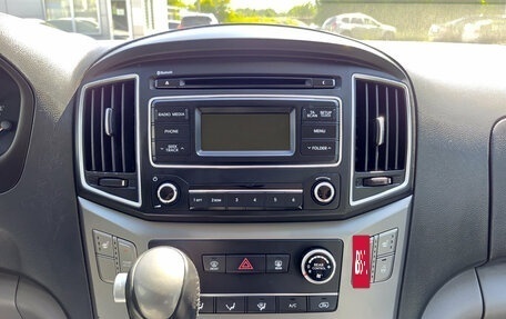 Hyundai H-1 II рестайлинг, 2018 год, 2 750 000 рублей, 18 фотография