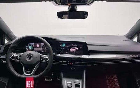 Volkswagen Golf VIII, 2022 год, 2 090 000 рублей, 10 фотография