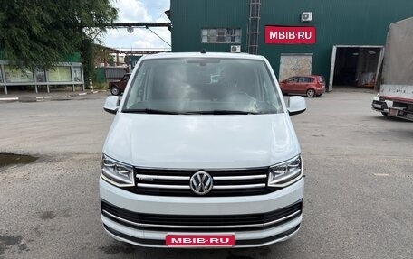 Volkswagen Multivan T6 рестайлинг, 2018 год, 3 750 000 рублей, 1 фотография