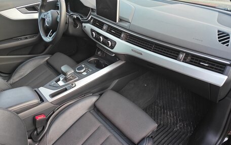 Audi A4, 2018 год, 3 120 000 рублей, 12 фотография