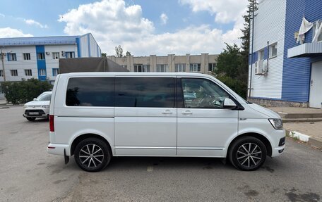 Volkswagen Multivan T6 рестайлинг, 2018 год, 3 750 000 рублей, 2 фотография