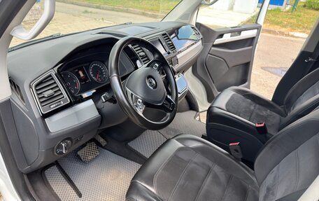 Volkswagen Multivan T6 рестайлинг, 2018 год, 3 750 000 рублей, 5 фотография