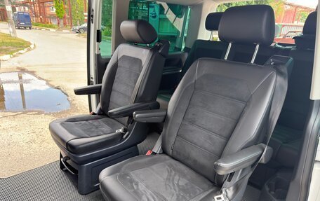 Volkswagen Multivan T6 рестайлинг, 2018 год, 3 750 000 рублей, 6 фотография
