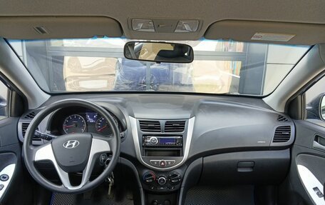 Hyundai Solaris II рестайлинг, 2013 год, 929 000 рублей, 11 фотография