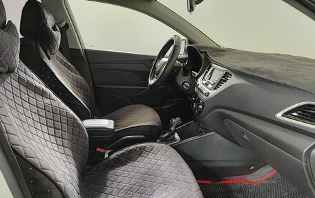 Hyundai Solaris II рестайлинг, 2018 год, 1 050 000 рублей, 13 фотография