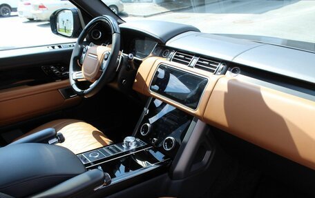 Land Rover Range Rover IV рестайлинг, 2019 год, 10 500 000 рублей, 30 фотография